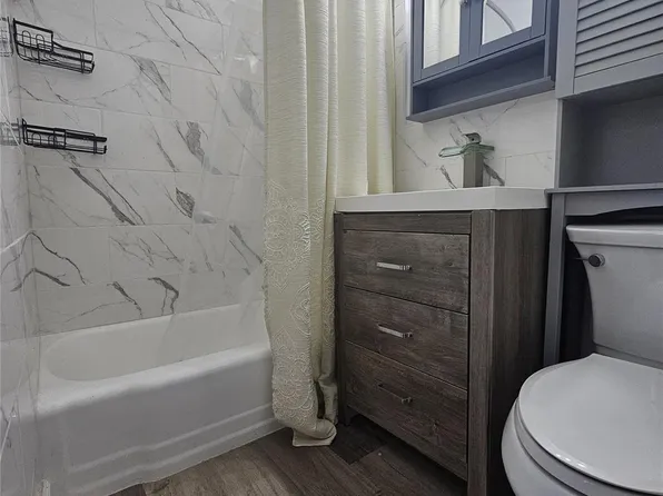 34-43 60 Street unit #1k, Woodside, NY 11377