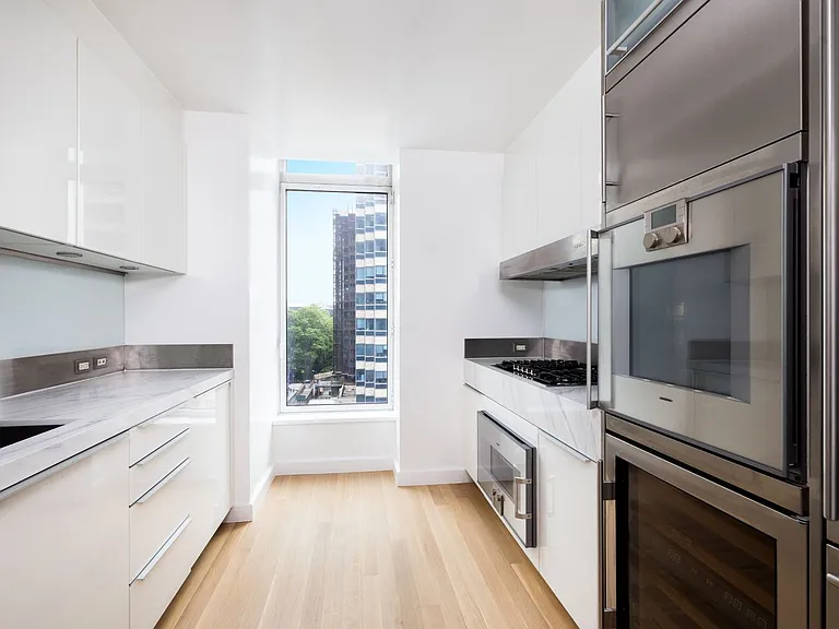 400 E 67th St #7G — Photo 4