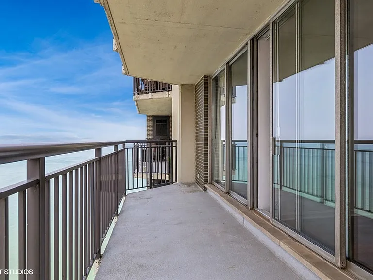 6007 N Sheridan Rd #19D — Photo 14