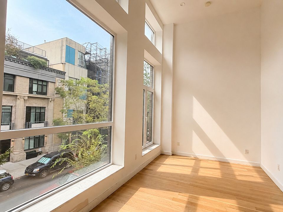 1st image of 138 Huron St #2A
