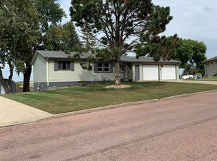 424 Johnson Ave, Baltic, SD 57003