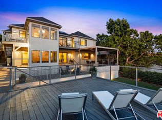922 Berkeley St, Santa Monica, CA 90403