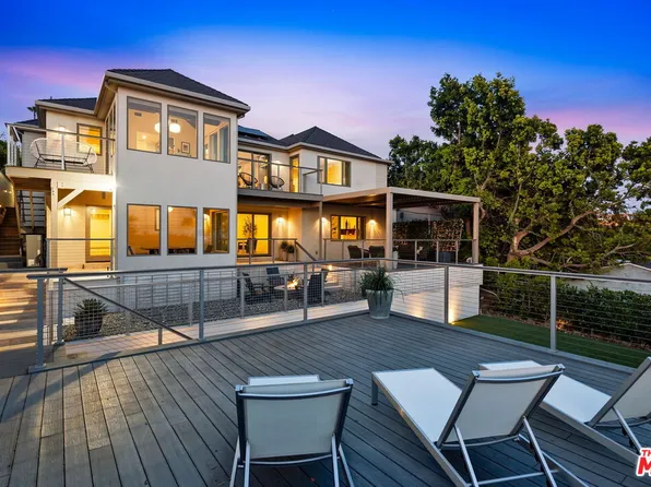 922 Berkeley St, Santa Monica, CA 90403