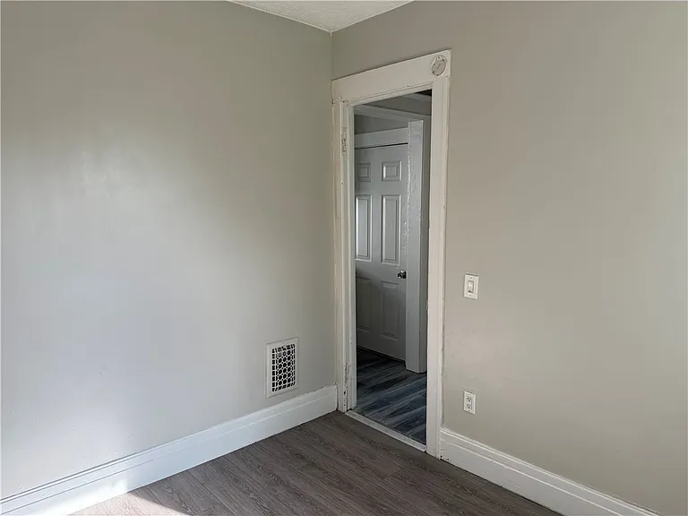1-3 Champeney Ter — Photo 9