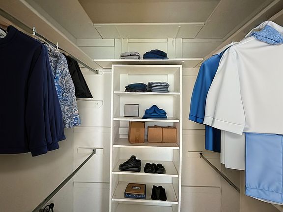 5th image of 362 W 46th St Unit 2A