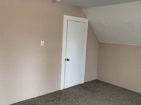 5th image of 40 Hubbard Ave #3