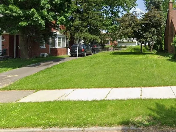 8600 Sorrento St, Detroit, MI 48228
