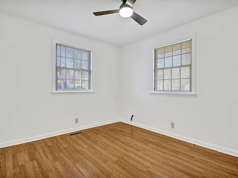 238 Townes Dr — Photo 16