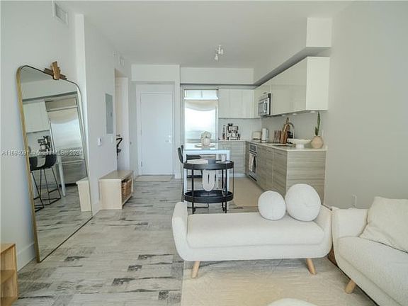 3rd image of 1300 Brickell Bay Dr APT 2107