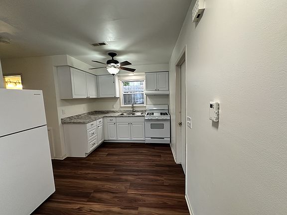 4th image of 221 S Rosemary St #221