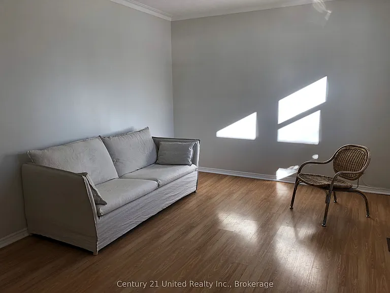 140 Maria St — Photo 9
