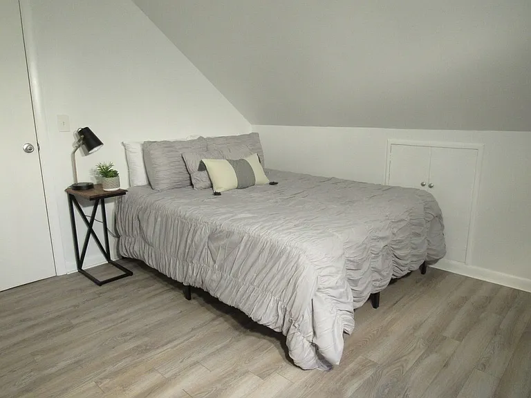 Upstairs Bedroom 1