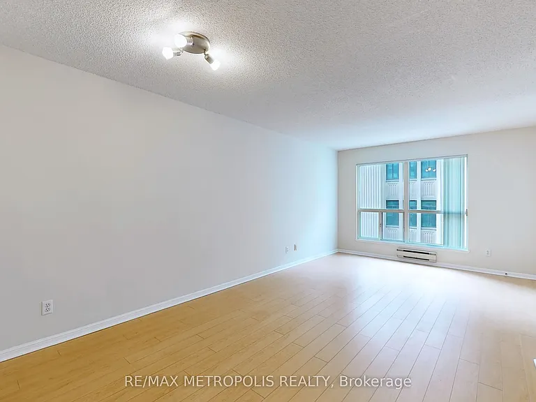7 Carlton St #810 — Photo 17