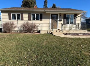 2908 Green Dale Dr, Rockford, IL 61109