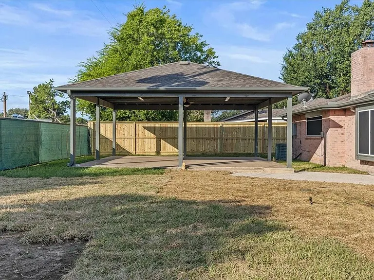 9426 Willow Wood Ln — Photo 20
