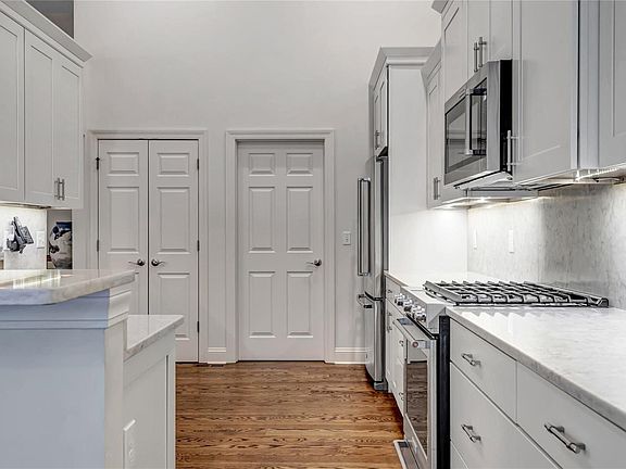 5th image of 329 Lauren Estates Ct