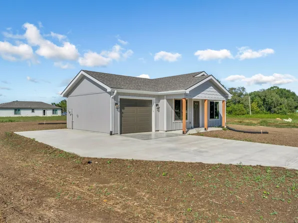 732 W North St, Carbondale, KS 66414