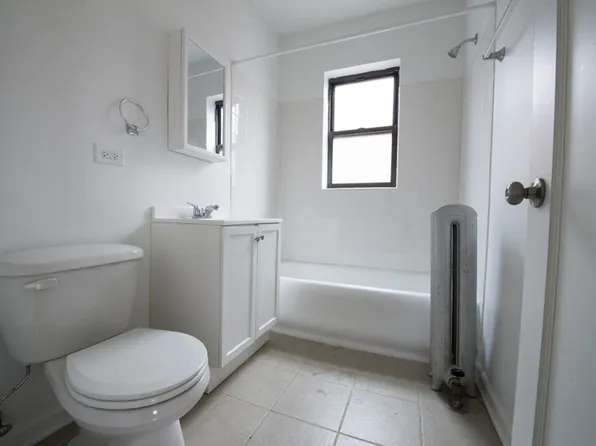 7914 S Hermitage Ave Chicago, IL 60620