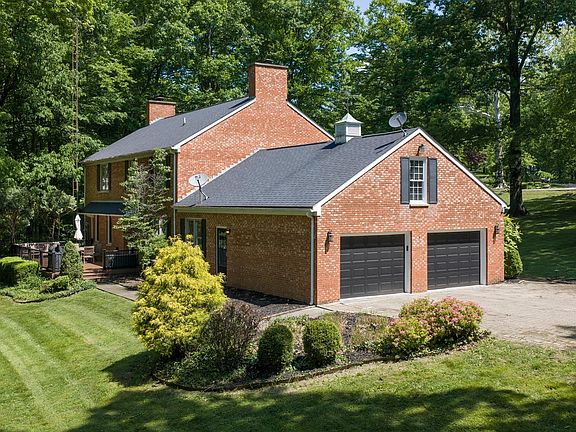 2nd image of 336 Hill Dr