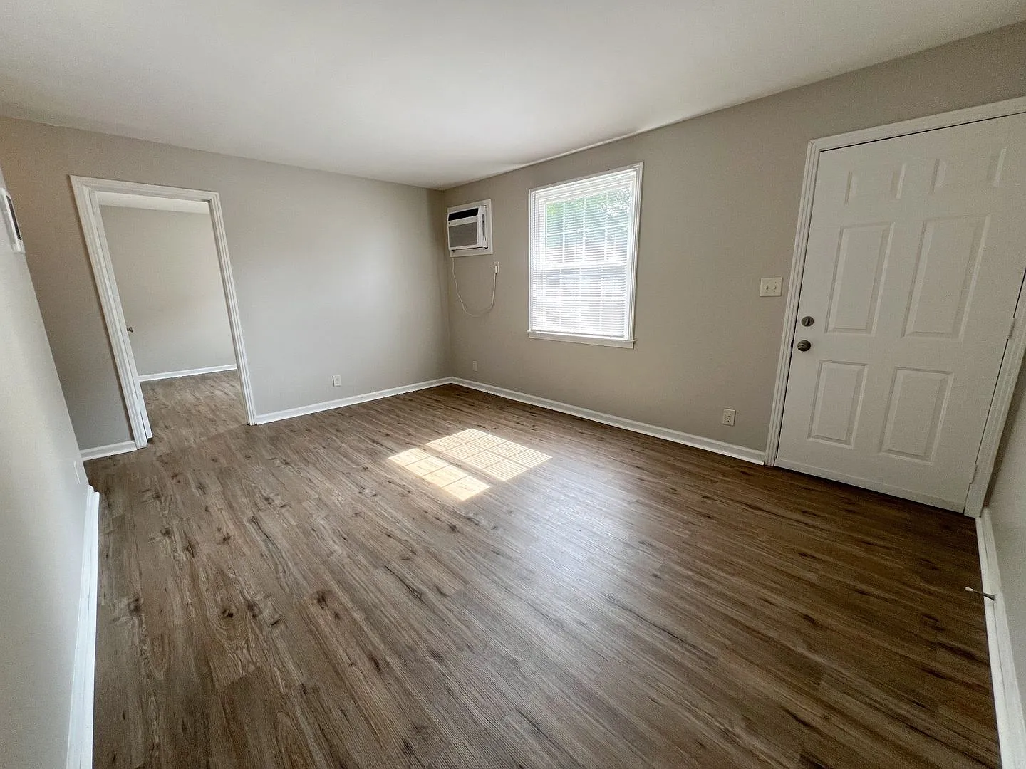 707 Power Street — Photo 3