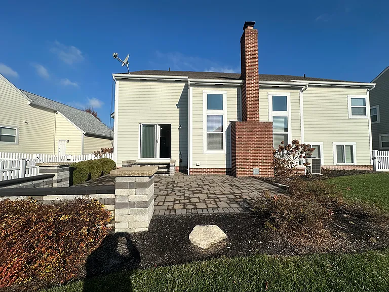 1319 Donahey St — Photo 32