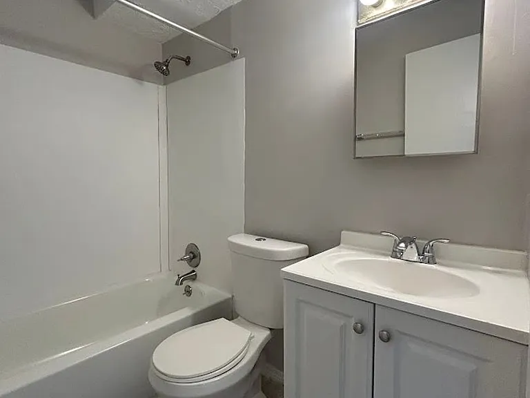 The Roxbury — Photo 18