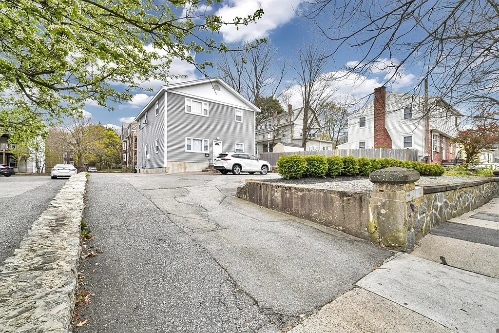 3 bed, 1.0 bath, 1200 sqft, $3,500 — Photo 1