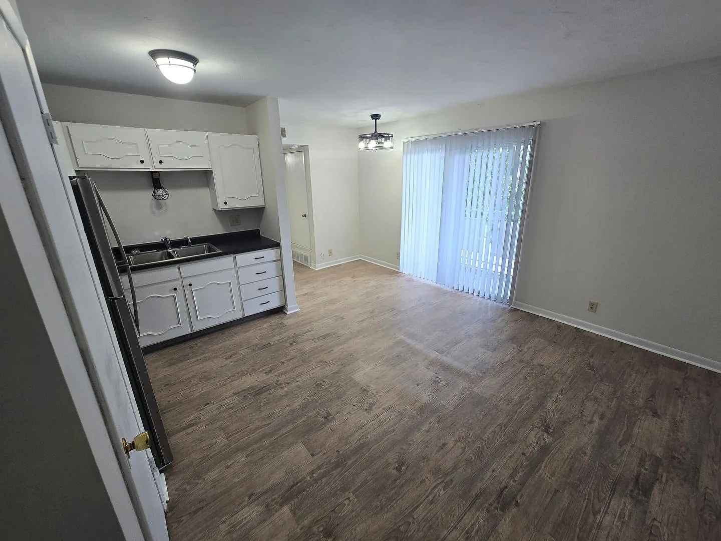 2445 E St Apartments — Photo 3