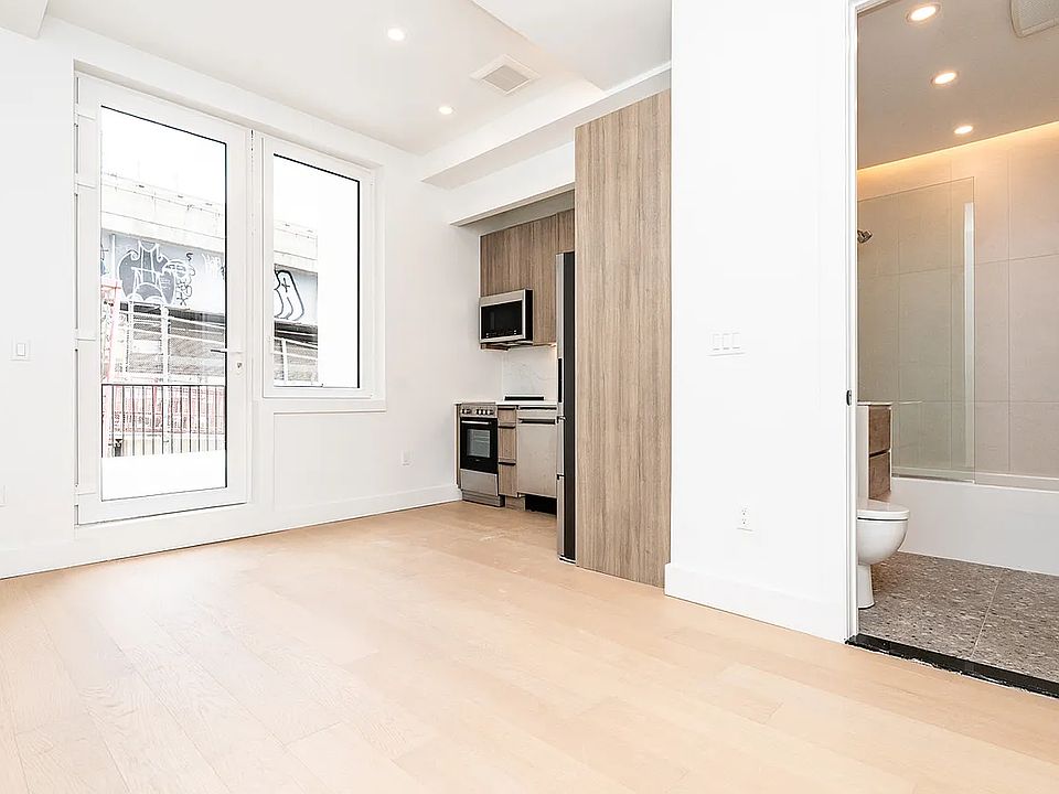 1st image of 107 S 6th St #2D