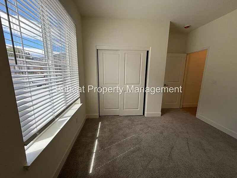 4 bed, 2.5 bath, 2175 sqft, $2,903 — Photo 4