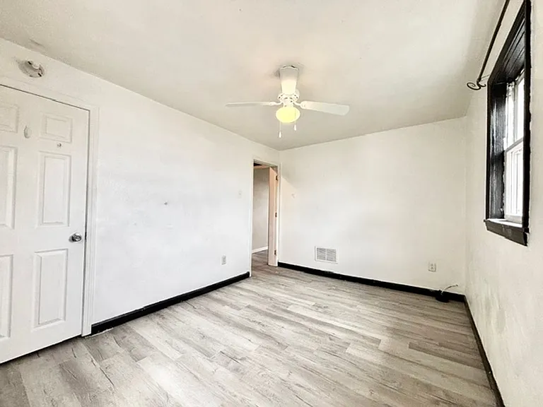 611 Green St — Photo 16