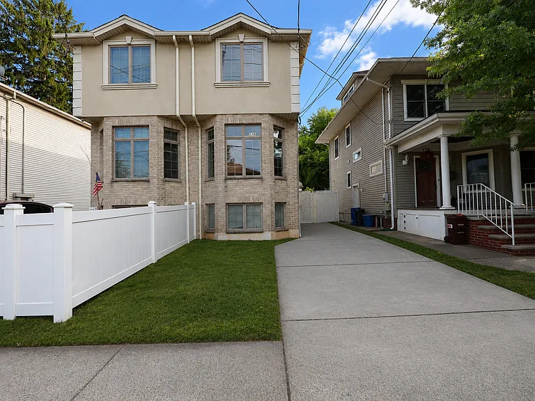 176 Midland Ave #2 — Photo 1