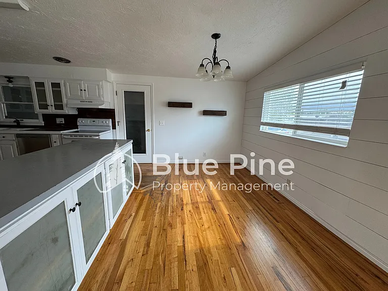 1861 Gallup St — Photo 5
