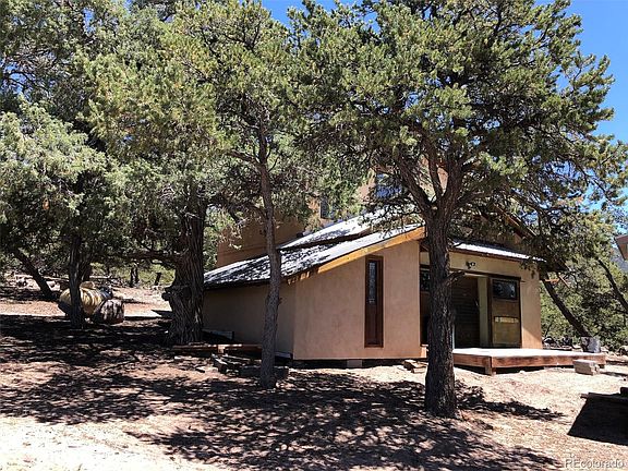2nd image of 466 Arrowhead Way