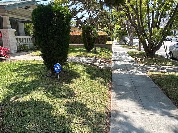3rd image of 1912 Primrose Ave
