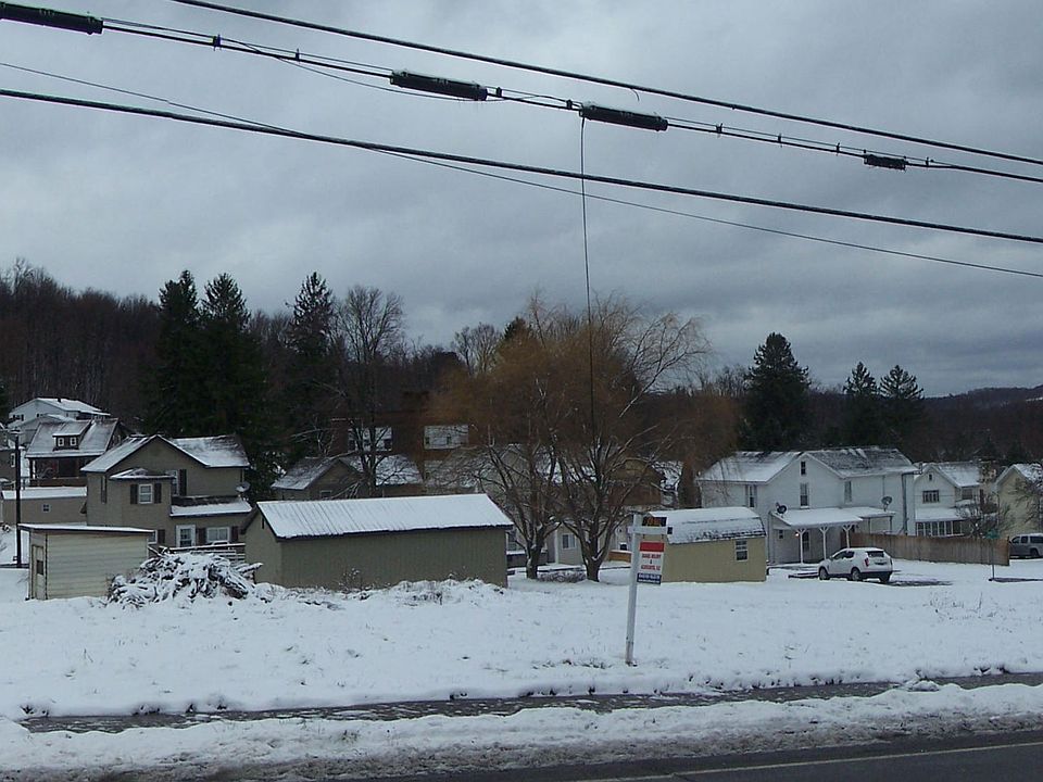 2nd image of 224 W Main St