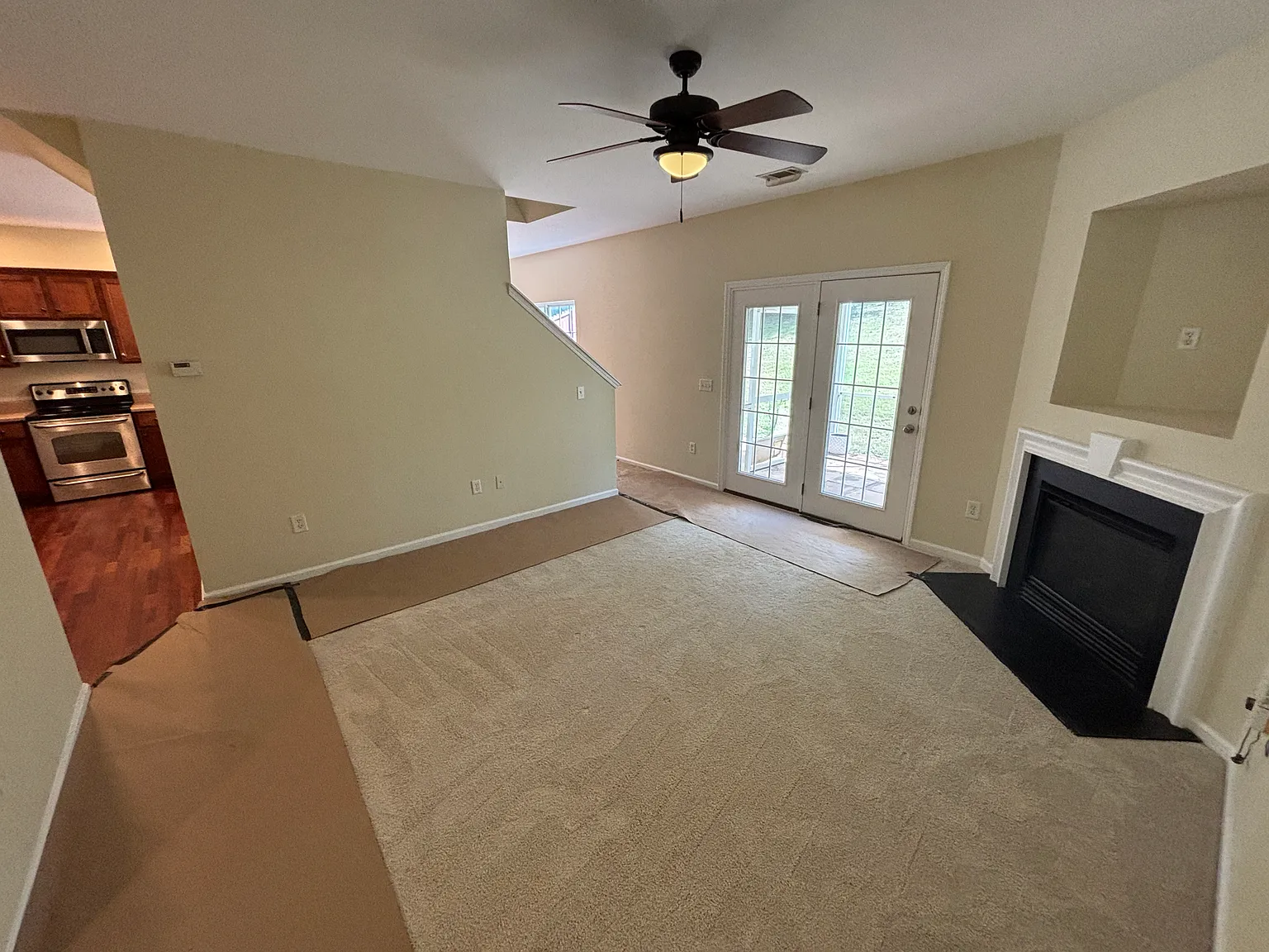 3 bed, 2.5 bath, 1600 sqft, $1,750 — Photo 4