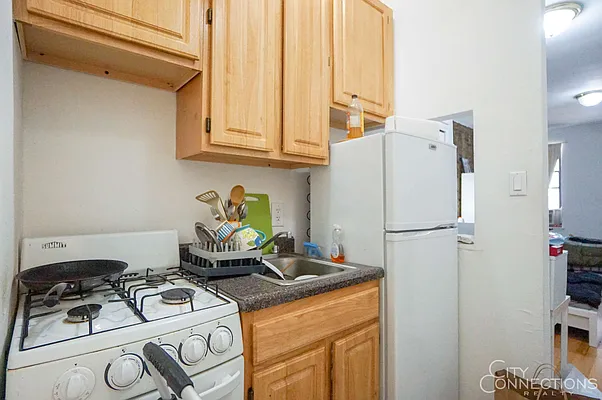 Rented by City Connections Realty | media 27