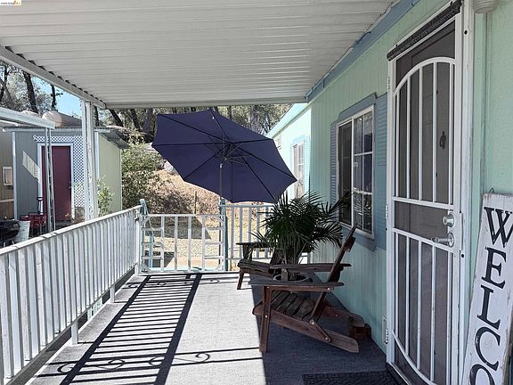 2nd image of 14192 Tuolumne Rd Space 5