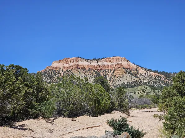 1910 W Bryce Way, Tropic, UT 84776
