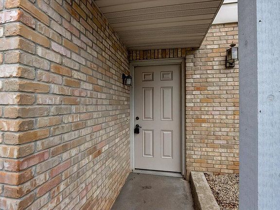 2nd image of 452 Meadowridge Cir