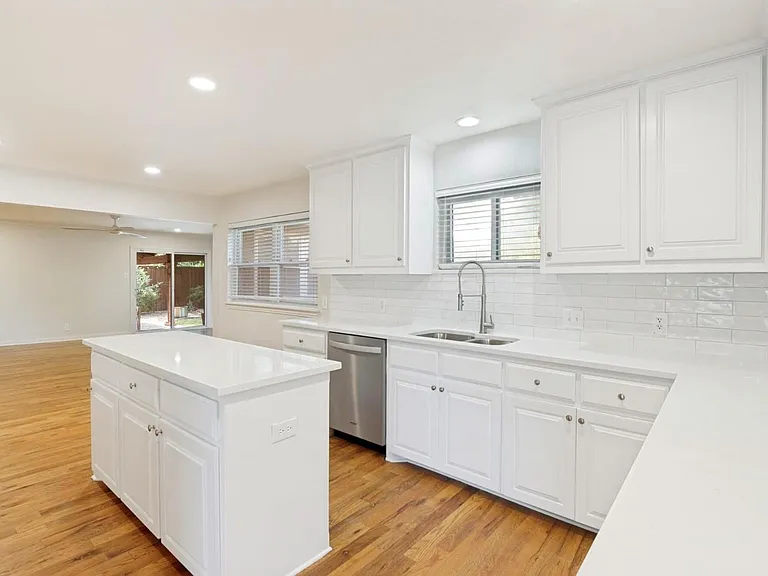5820 Forest Ln — Photo 12