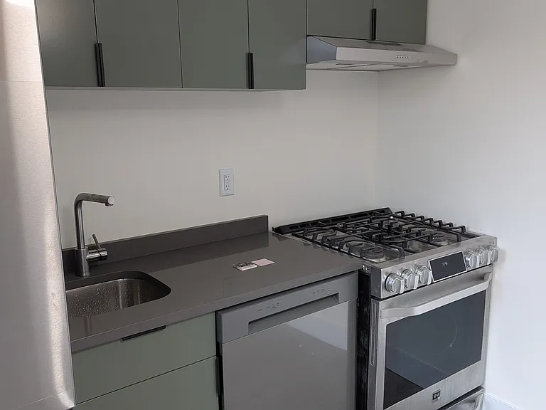 6 S Cedar St — Photo 13