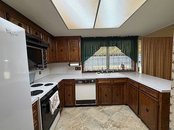 5th image of 506 Rugby Pl