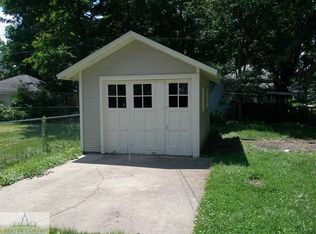 228 S Sheldon St, Charlotte, MI 48813