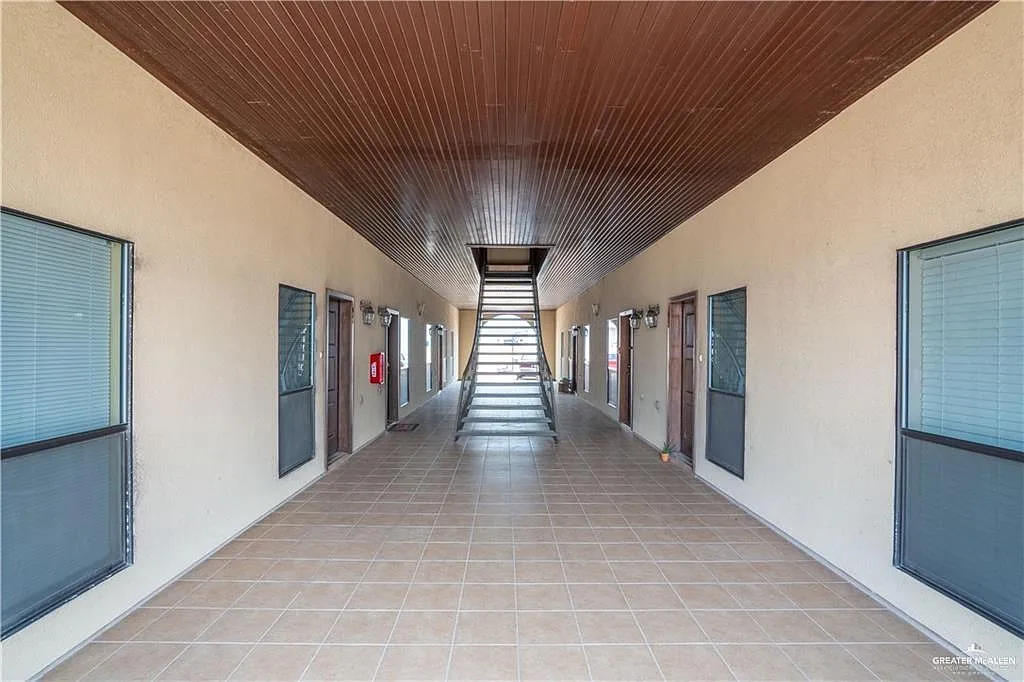 2 bed, 2.0 bath, 1209 sqft, $1,000 — Photo 3