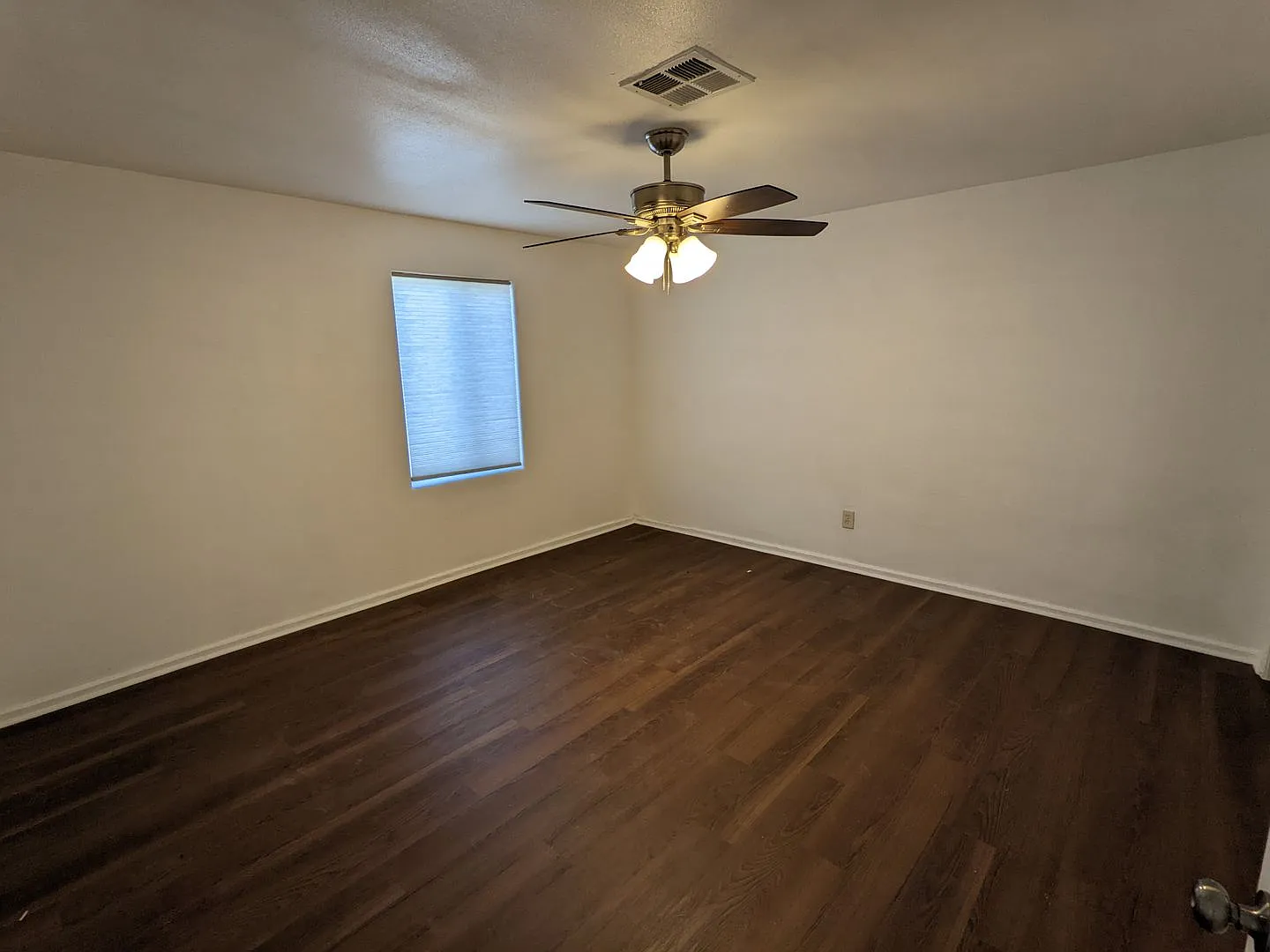8th Street Apartments — Photo 3