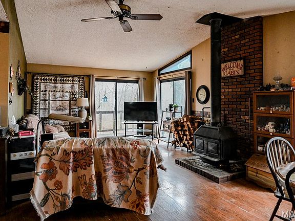 4th image of 2187 Silver Springs Dr