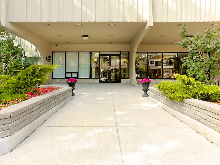1010 Broadview Ave — Photo 25