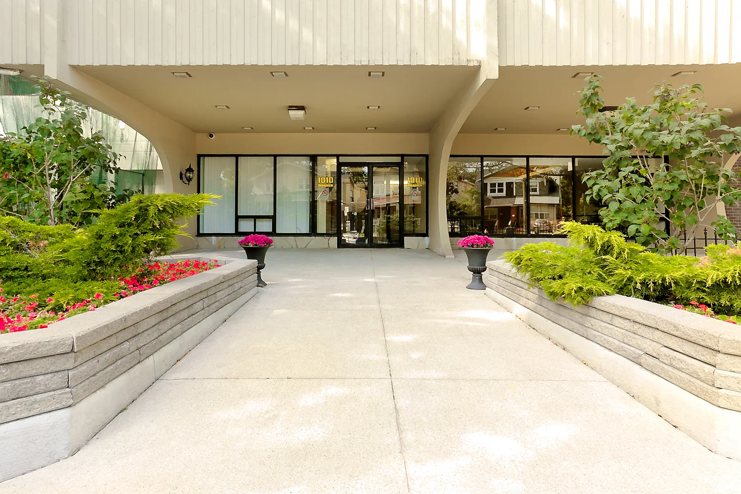1010 Broadview Ave #1181846 photo 1
